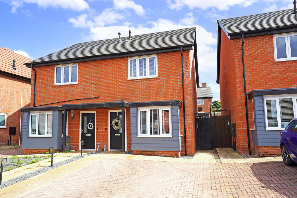 2 bedroom semidetached house for sale in Satchwell Place, Ibstock, Leicester, Leicestershire, LE67