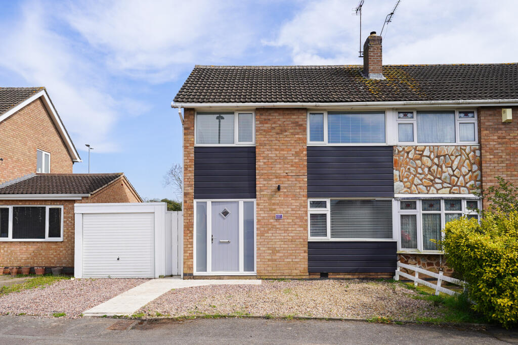 Main image of property: Buxton Close, Whetstone, Leicester, Leicestershire