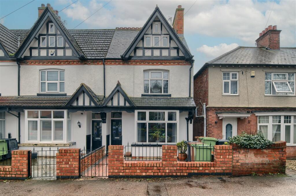 4 bedroom end of terrace house for sale in Midland Road, Wellingborough