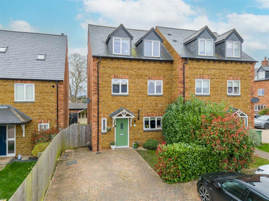 4 bedroom semidetached house for sale in Orchard Court, Finedon, NN9 5SE, NN9