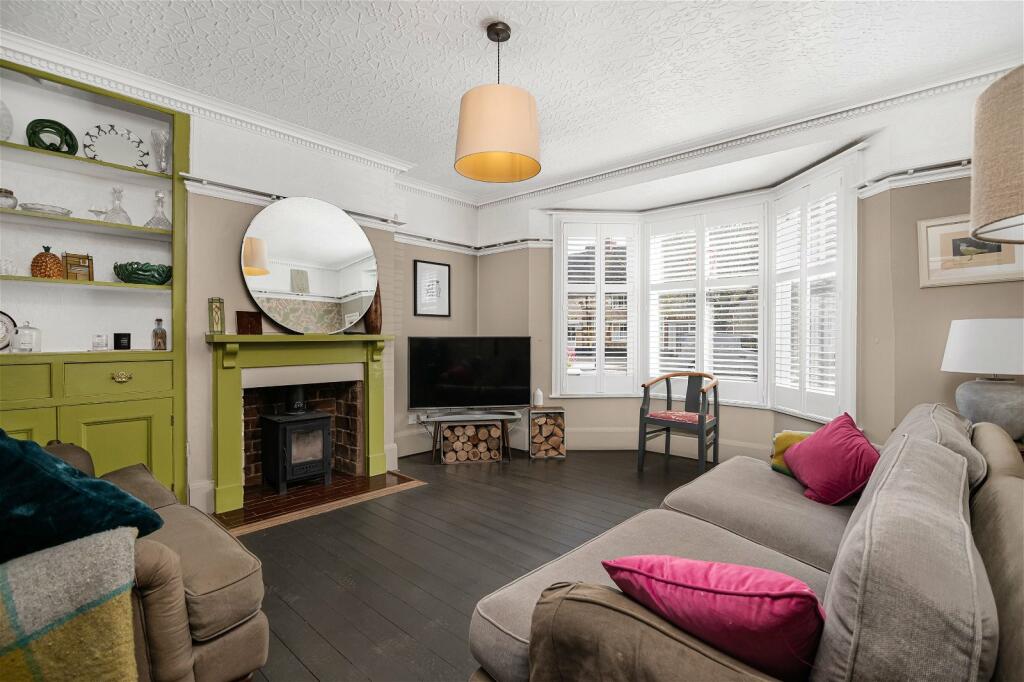 5 bedroom link detached house for sale in High Street, Higham Ferrers