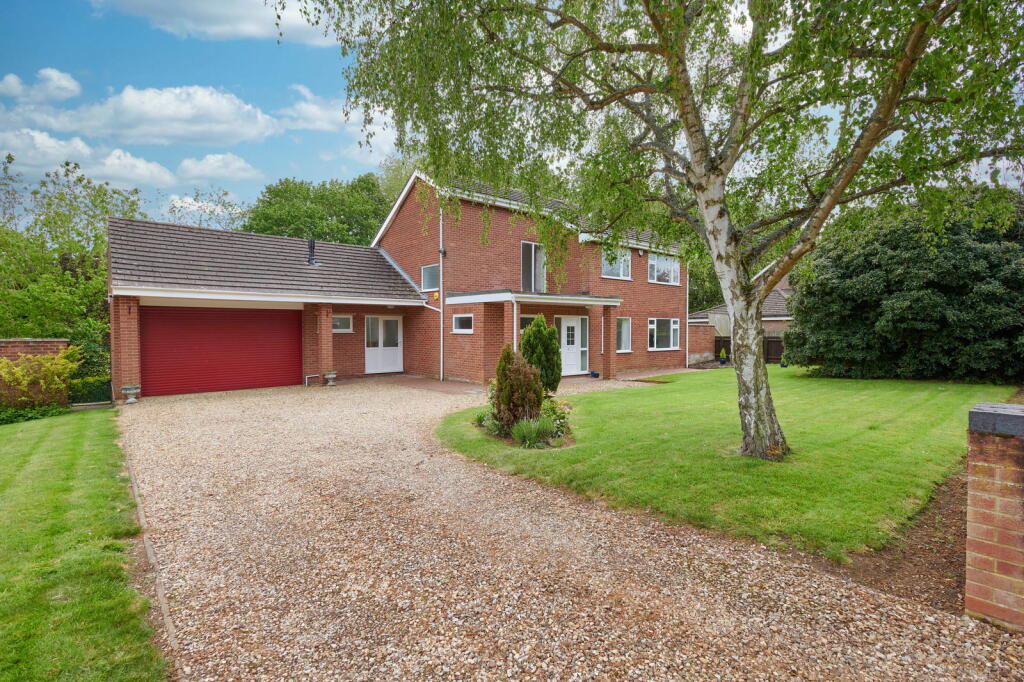 Main image of property: Kilborn Close, Wellingborough, NN8 5YA