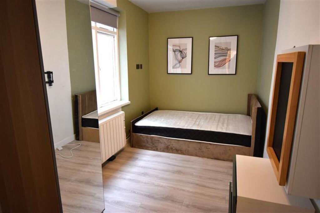 Main image of property: Queen's Gardens, W2