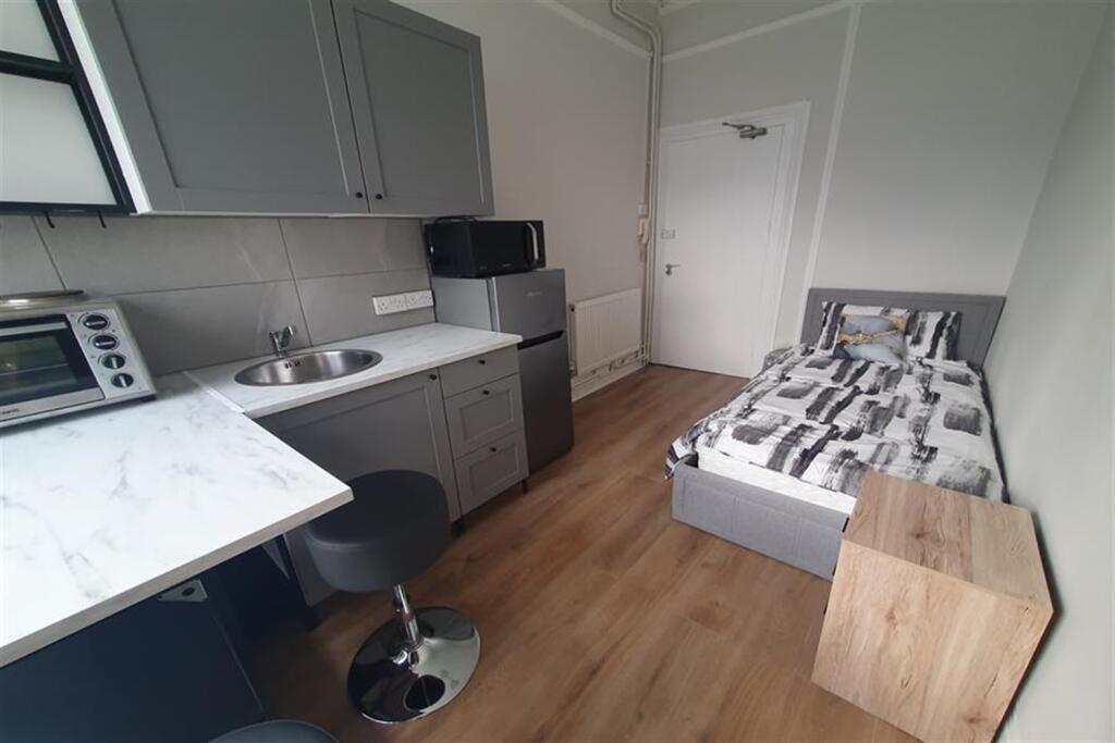 Main image of property: Prince's Square, W2