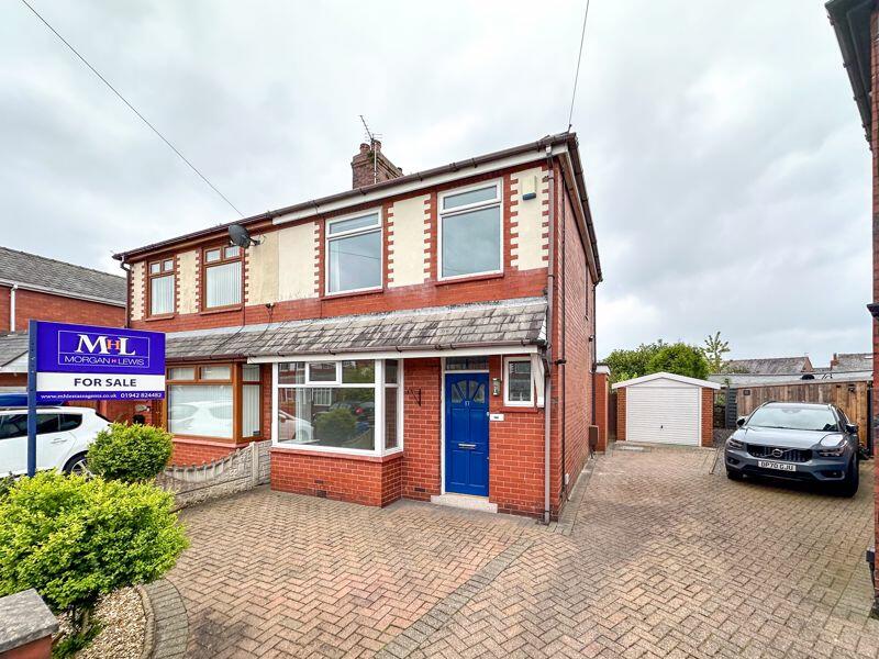3 bedroom semidetached house for sale in Heeley Street, Swinley, Wigan