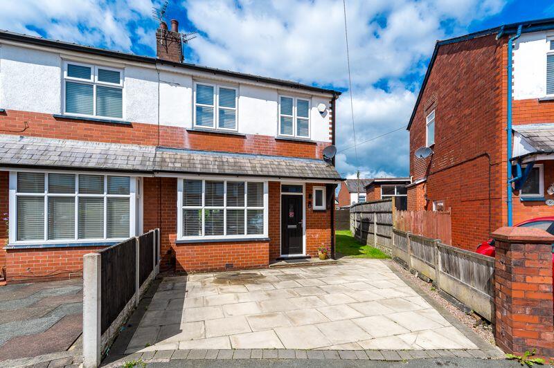 2 bedroom semidetached house for sale in Silverdale, Swinley, Wigan