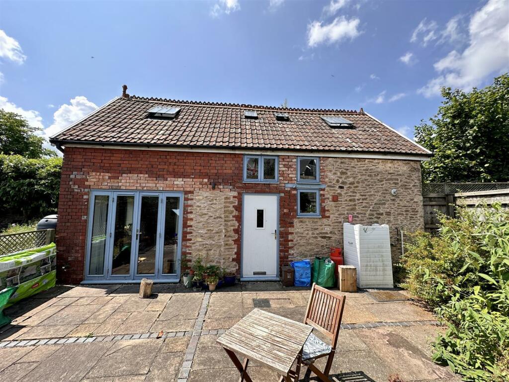 2 bedroom coach house for rent in The Coach House, Keyford, Frome, BA11