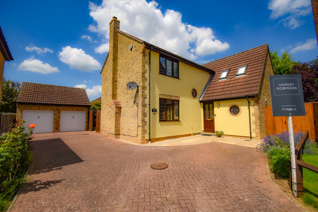 4 bedroom detached house for sale in Hammond Way, Somersham, PE28