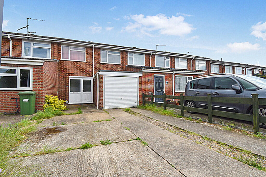 3 bedroom terraced house for sale in Four Acres, Fenstanton, PE28