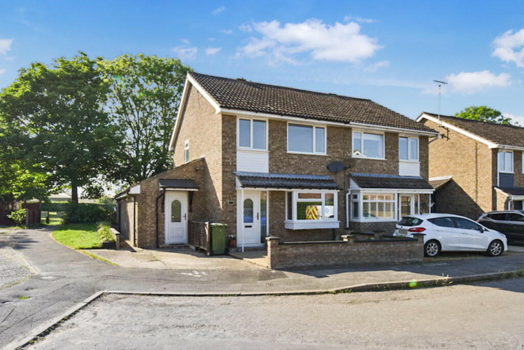 3 bedroom semidetached house for sale in Ditchfield, Somersham, PE28