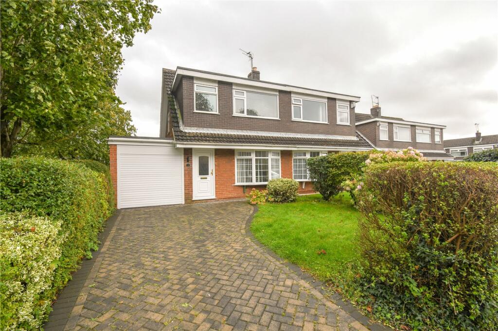 3 bedroom semidetached house for sale in Hillwood Close, Spital