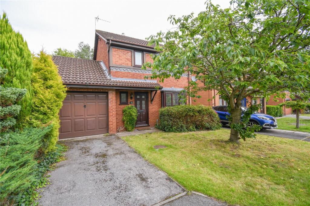 3 bedroom detached house for sale in Highcroft Green, Bebington, Wirral