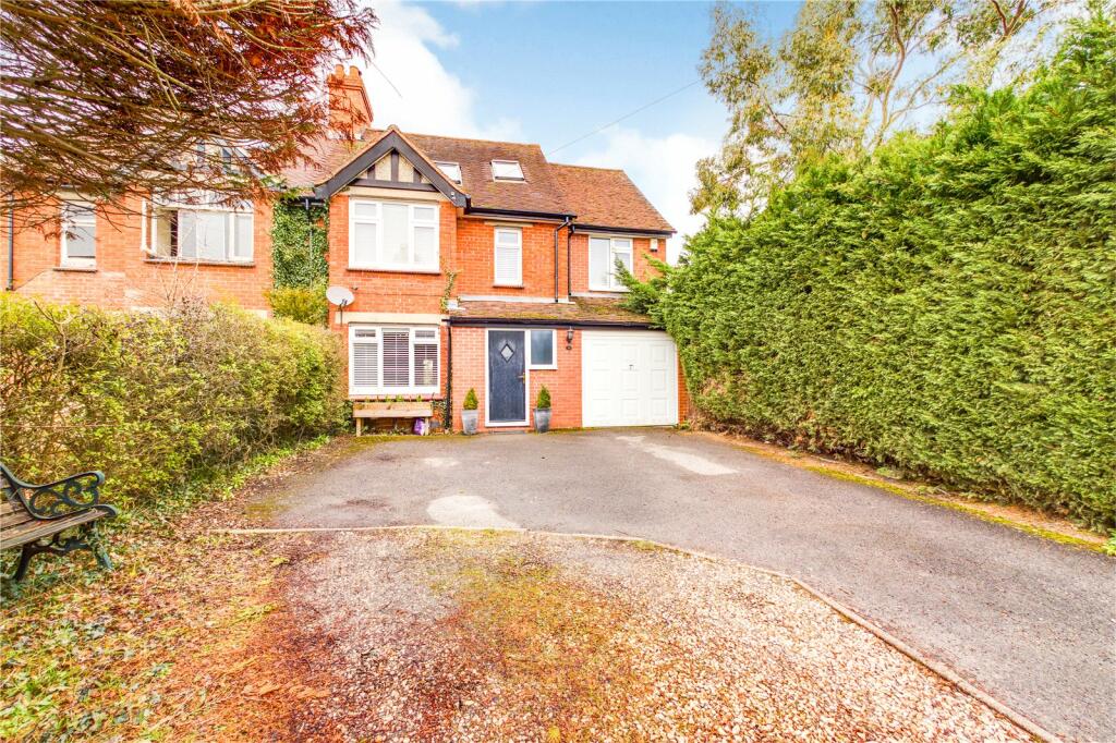 5 bedroom semidetached house for sale in London Road, Thatcham