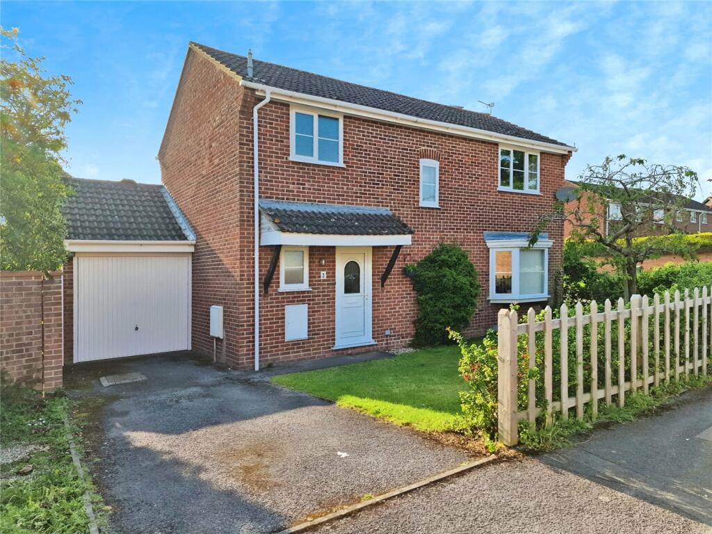 4 bedroom detached house for sale in Beancroft Road, Thatcham, Berkshire, RG19