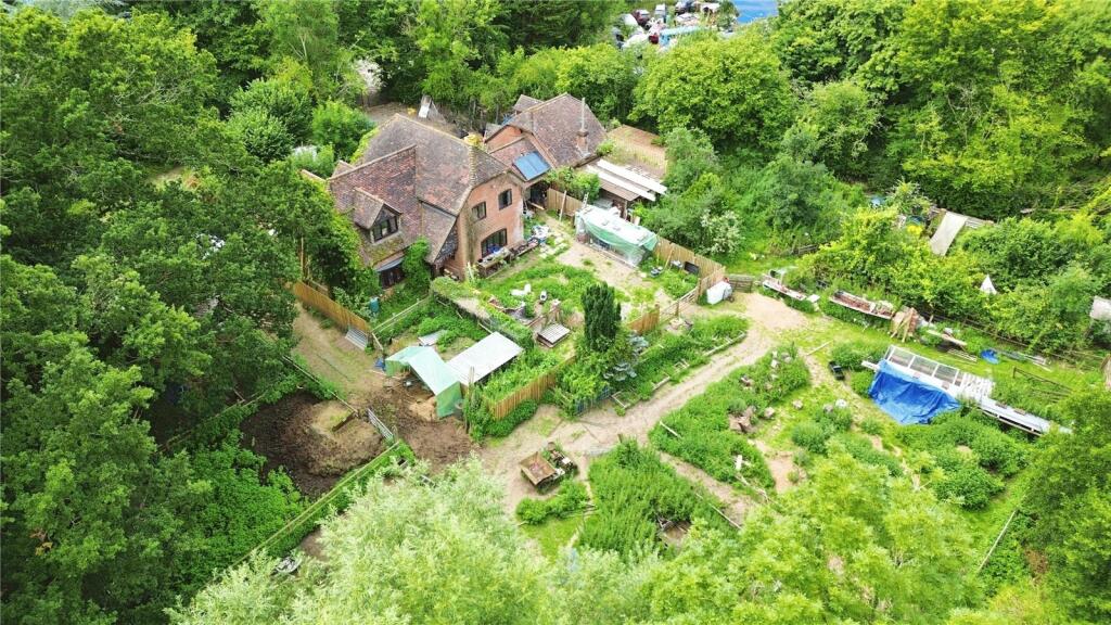 5 bedroom detached house for sale in Union Lane, Kingsclere, Newbury