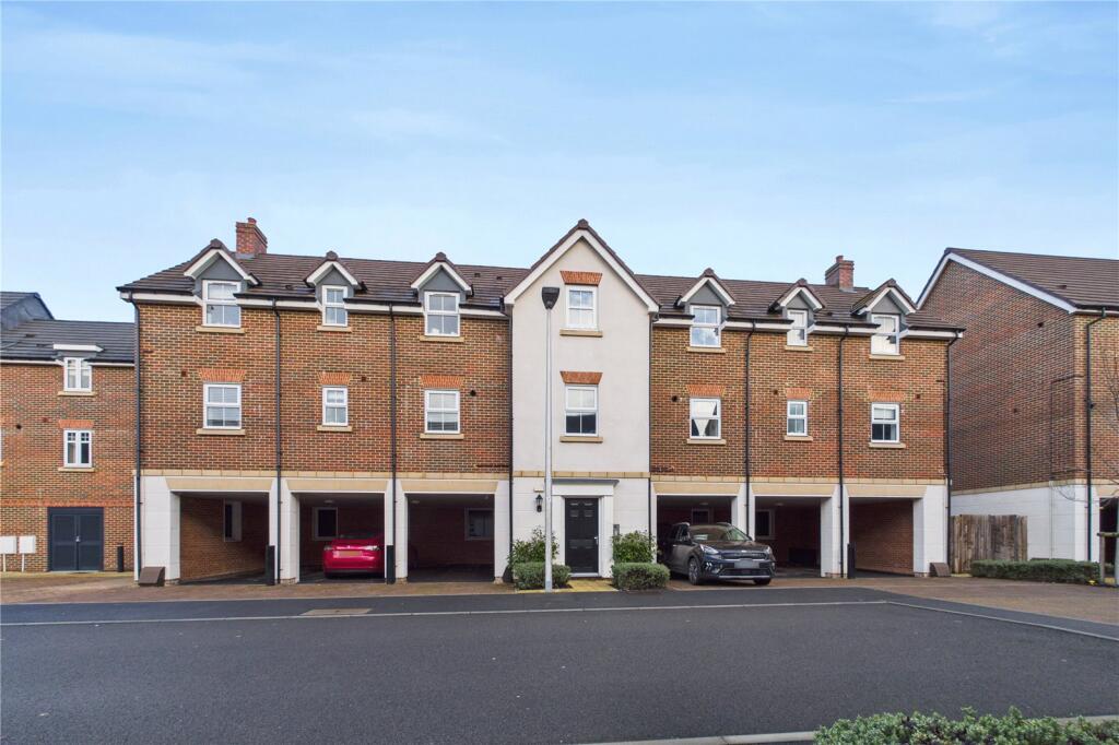 Main image of property: Hutton Close, Newbury, Berkshire, RG14