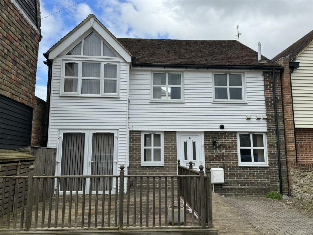3 bedroom detached house for rent in Marine Walk Street, Hythe, CT21