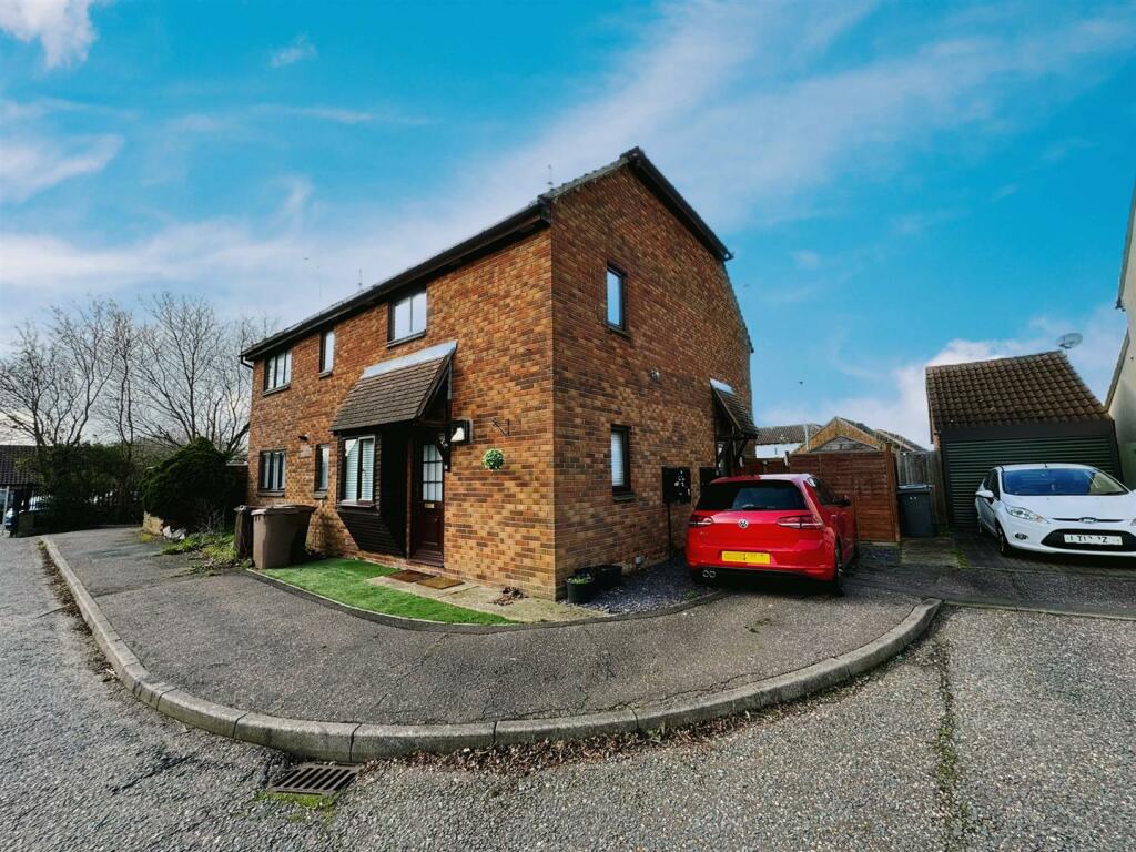 1 bedroom terraced house for sale in Anson Close, South Woodham Ferrers