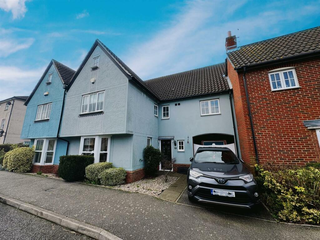 4 bedroom terraced house for sale in Abell Way, Springfield, Chelmsford, CM2