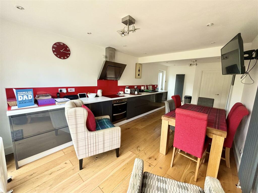 Additional property image - Vauxhall Drive, Braintree