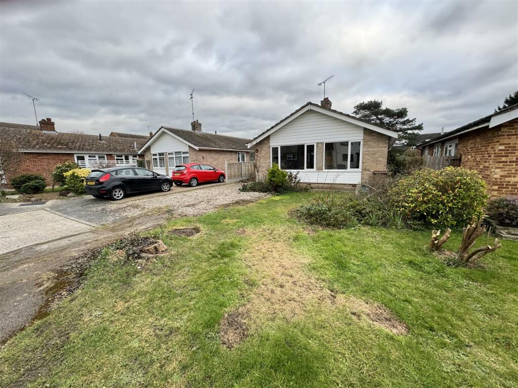 3 bedroom detached bungalow for sale in Hulton Close, Boreham