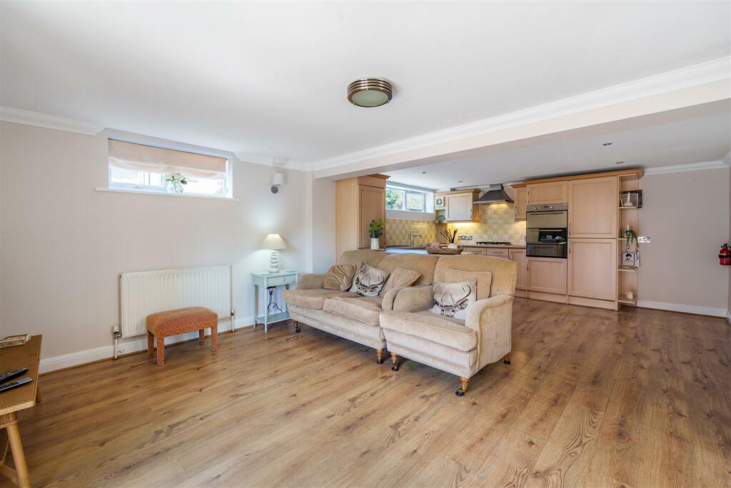 Additional property image - Victoria Avenue, Swanage