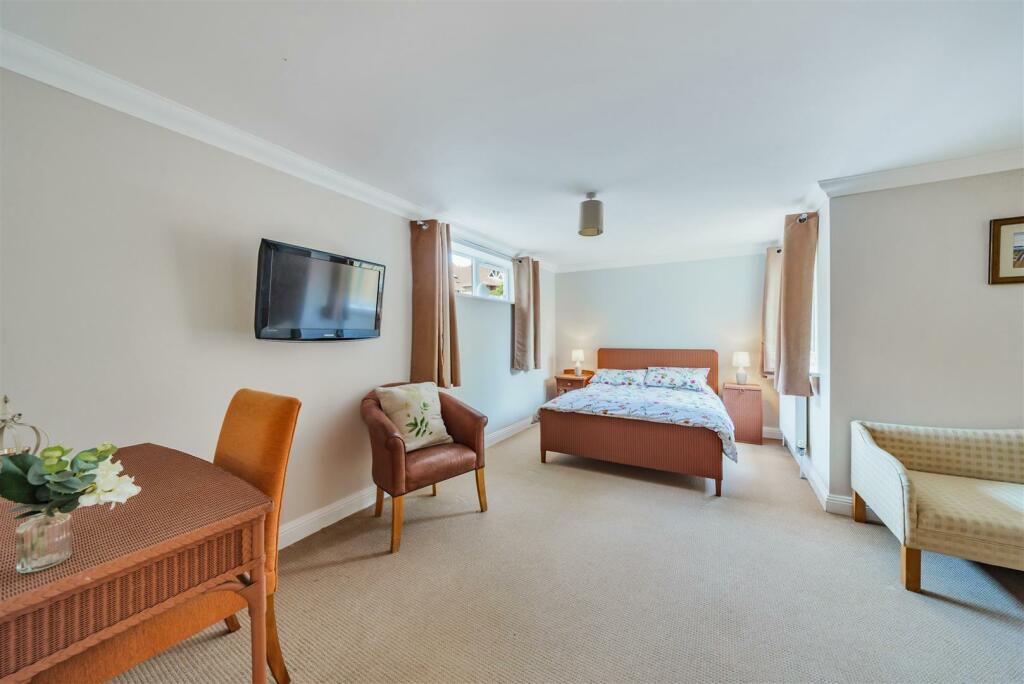 Additional property image - Victoria Avenue, Swanage
