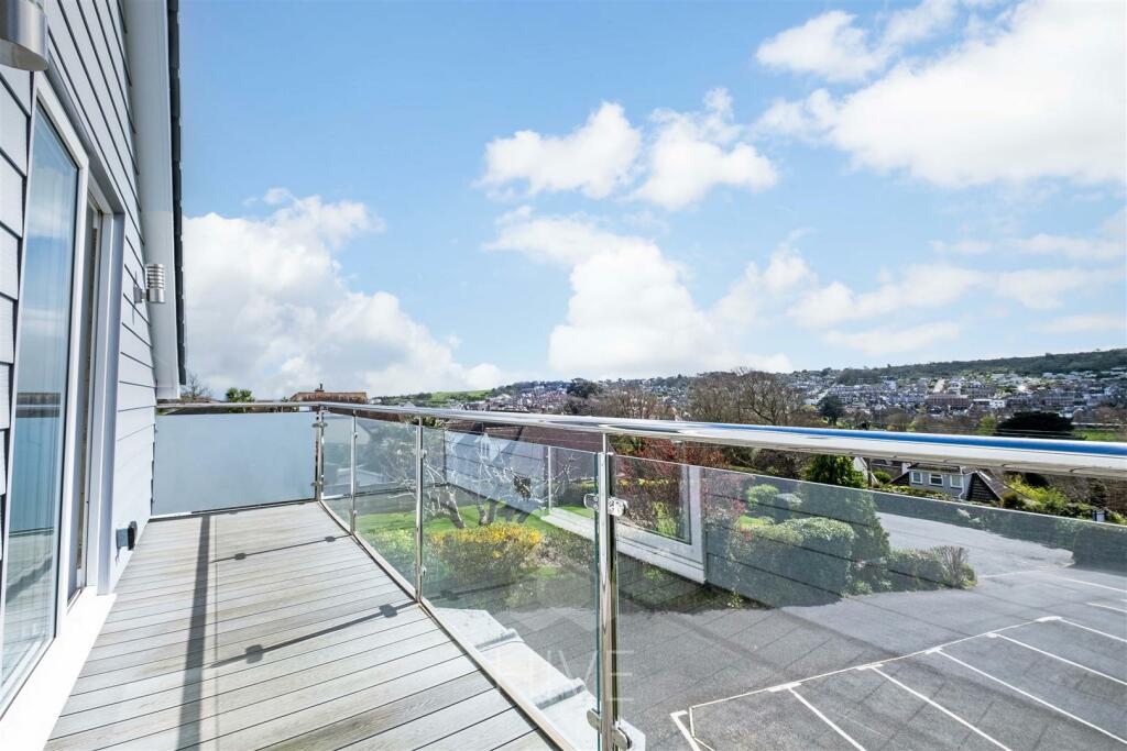 5 bedroom detached house for sale in Walrond Road, Swanage, BH19