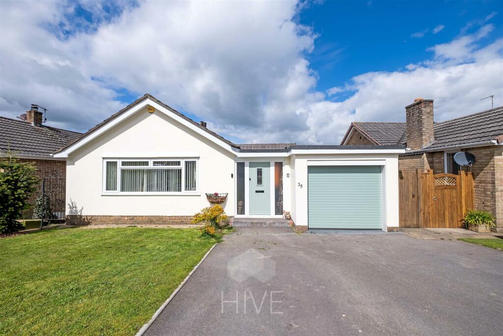 3 bedroom bungalow for sale in Way, Corfe Mullen, BH21