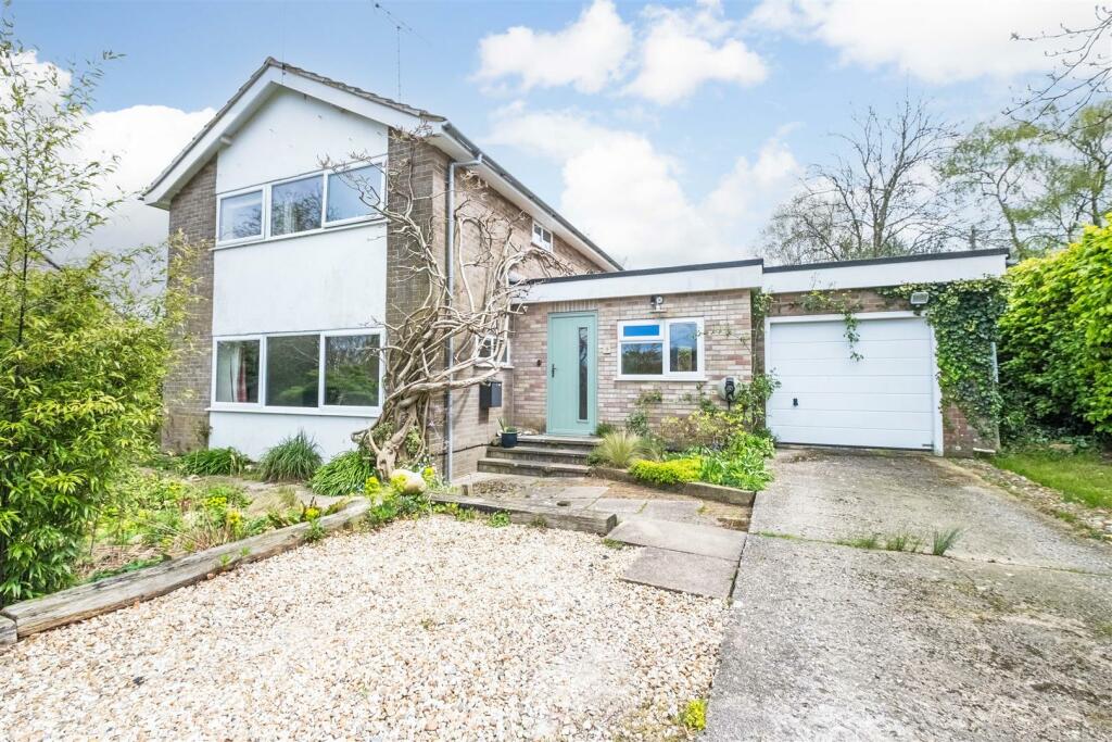 4 bedroom detached house for sale in Glebeland Close, West Stafford ...