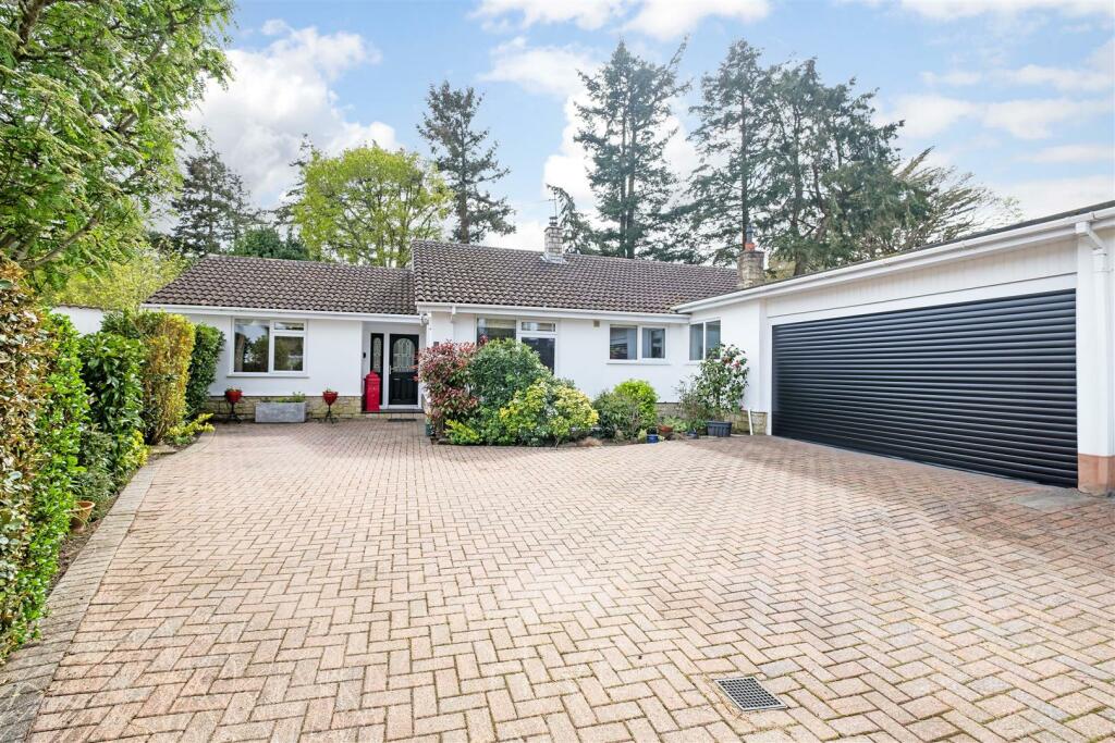4 bedroom bungalow for sale in Druids Close, West Parley, Ferndown, BH22