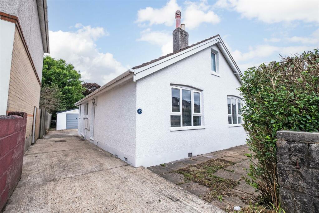 3 bedroom bungalow for sale in Stanfield Road, Poole, BH12