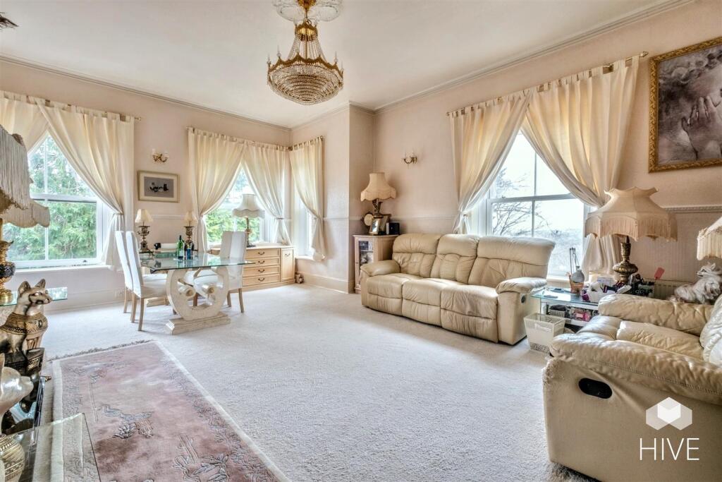 Additional property image - Giddy Lake, Wimborne