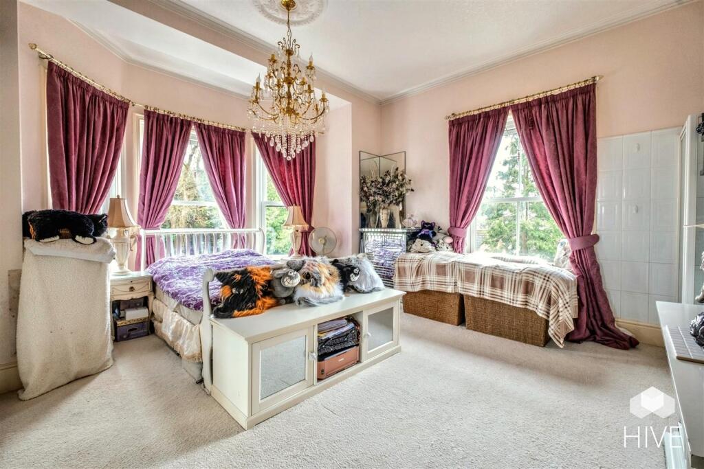 Additional property image - Giddy Lake, Wimborne