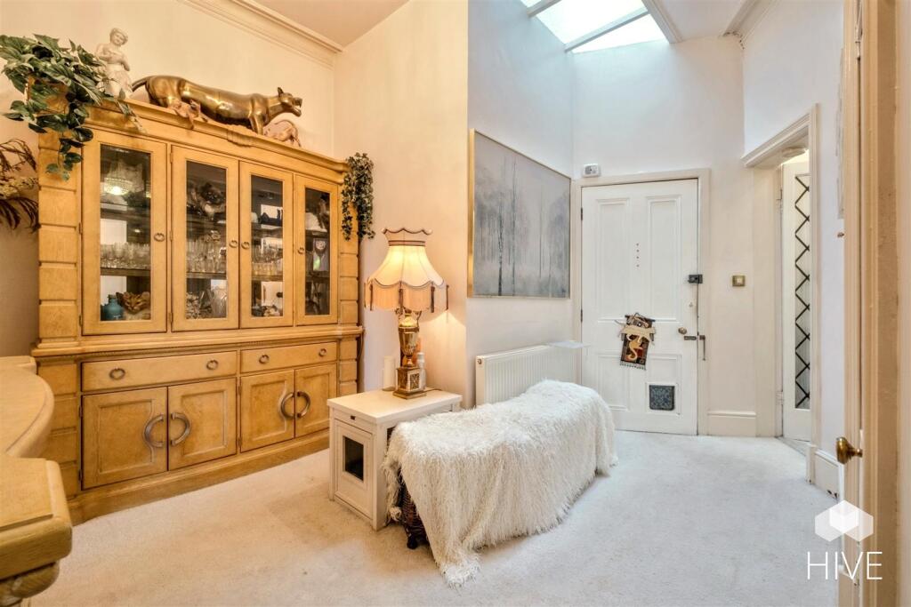 Additional property image - Giddy Lake, Wimborne