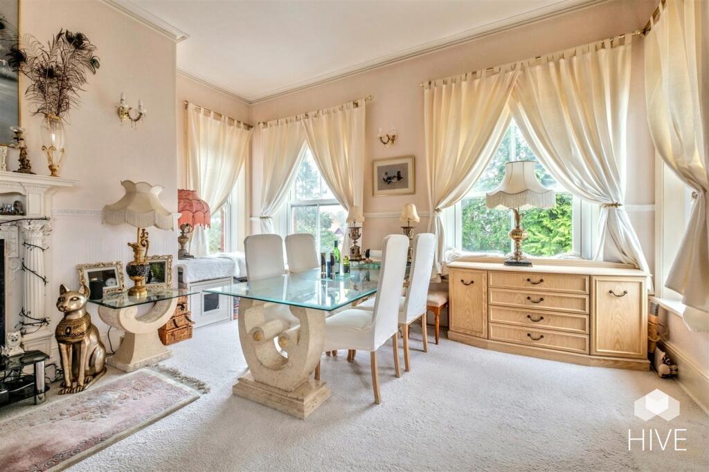 Additional property image - Giddy Lake, Wimborne
