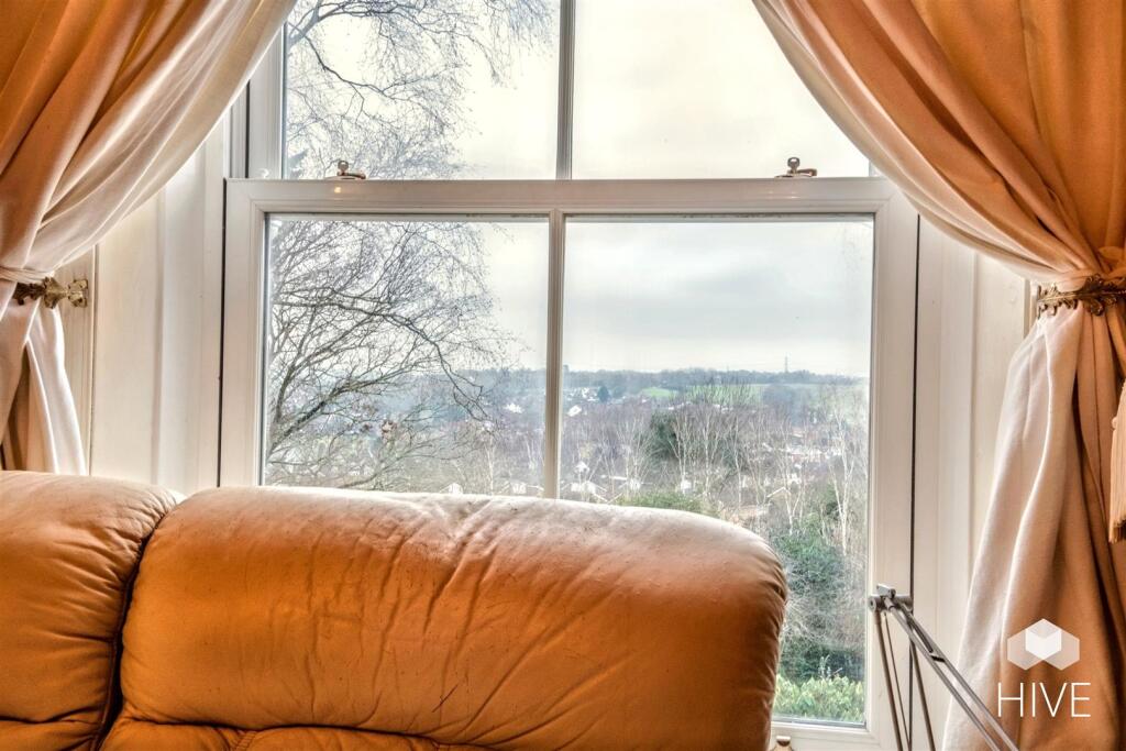 Additional property image - Giddy Lake, Wimborne