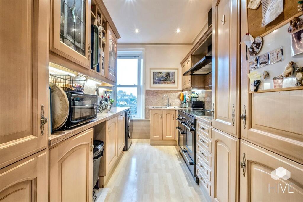 Additional property image - Giddy Lake, Wimborne