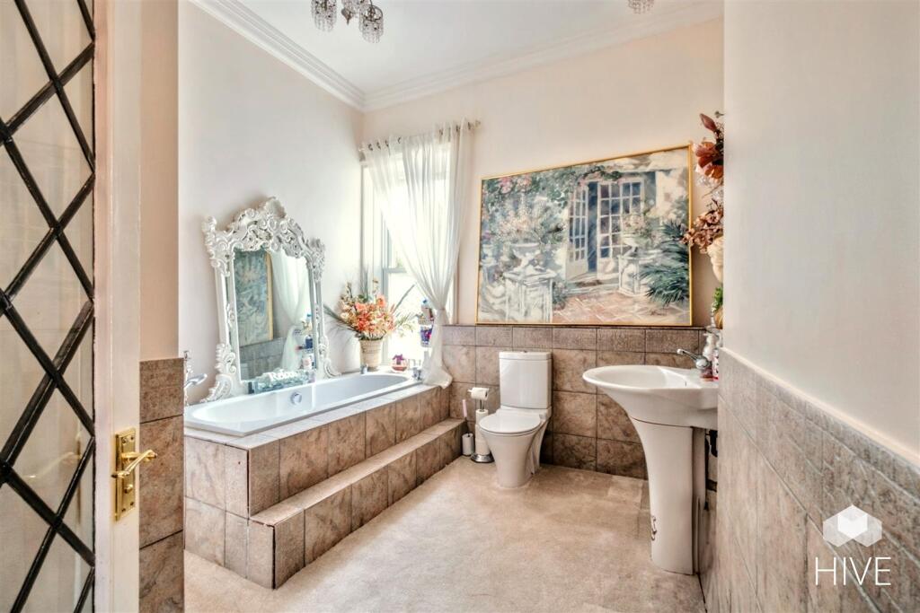 Additional property image - Giddy Lake, Wimborne