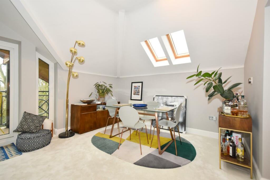 Additional property image - Wilhelmina Close, Leamington Spa