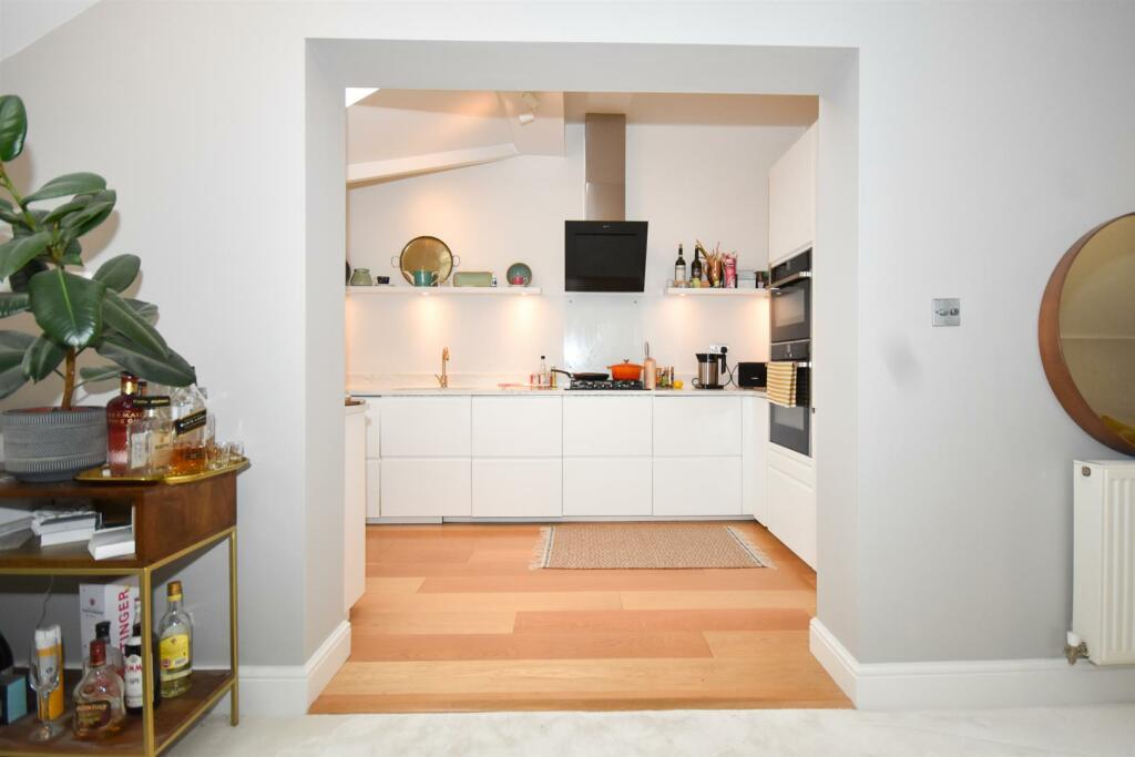 Additional property image - Wilhelmina Close, Leamington Spa