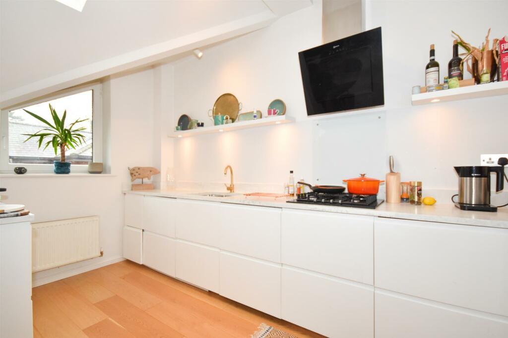Additional property image - Wilhelmina Close, Leamington Spa