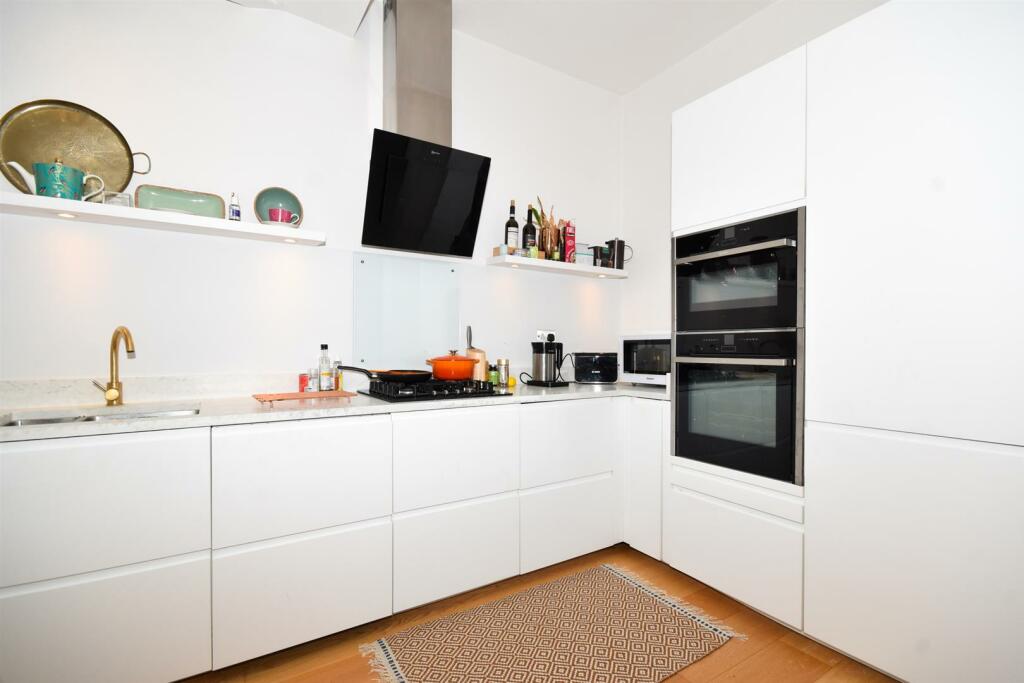 Additional property image - Wilhelmina Close, Leamington Spa
