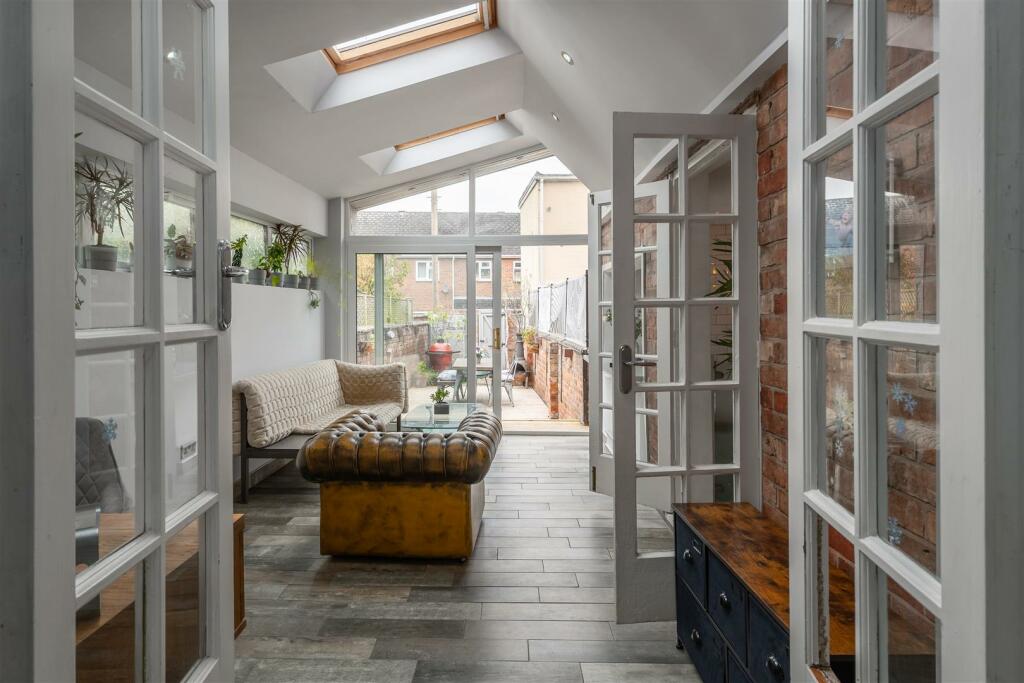 Additional property image - Campion Terrace, Leamington Spa
