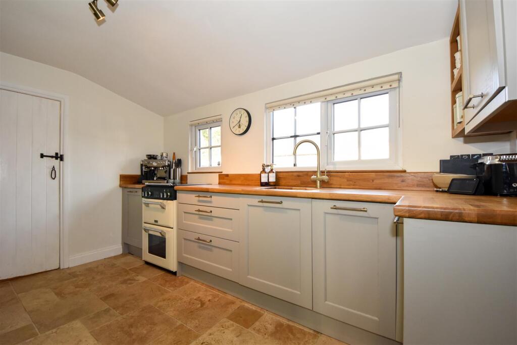 Additional property image - Main Street, Leamington Spa