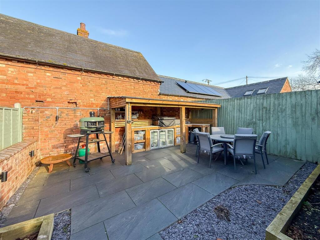 Additional property image - Main Street, Leamington Spa