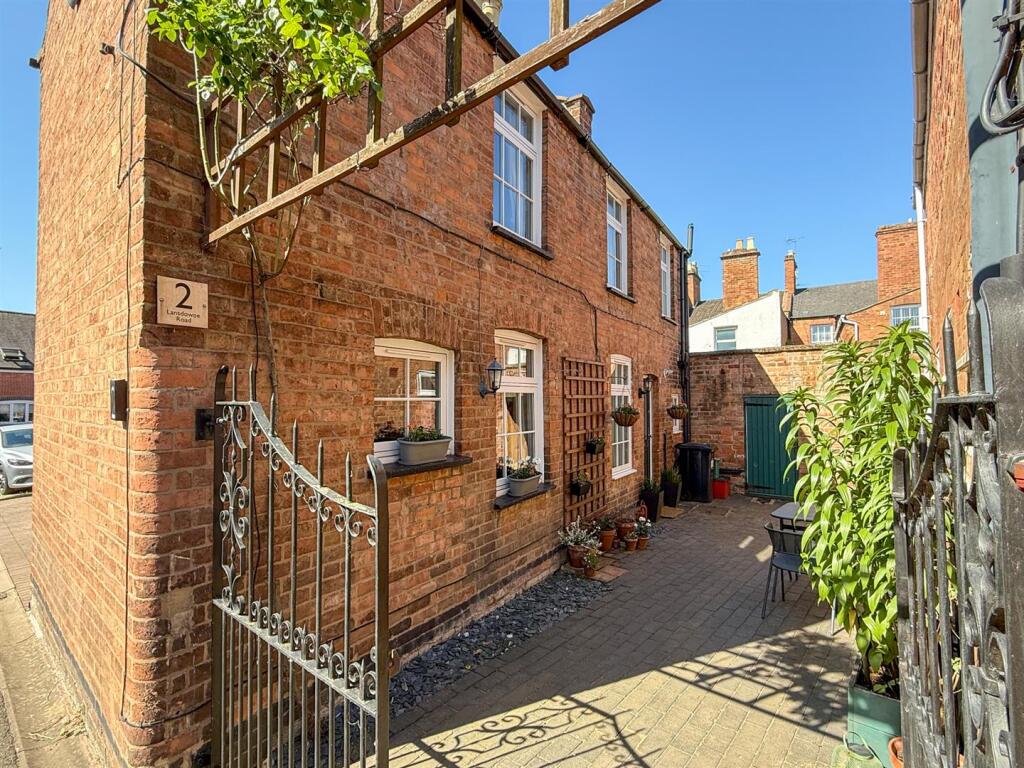 Main image of property: Lansdowne Road, Leamington Spa