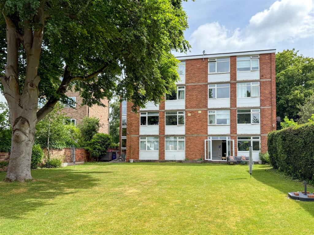 Main image of property: Alverne Lodge, Kenilworth Road, Leamington Spa
