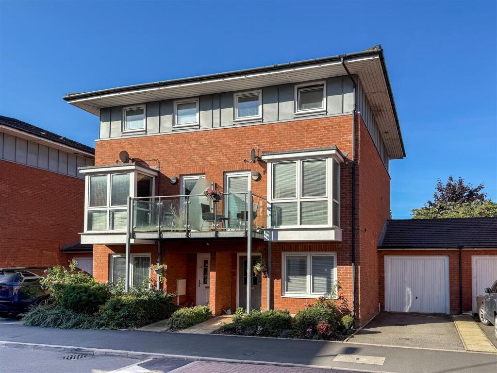 Main image of property: Kempton Drive, Warwick