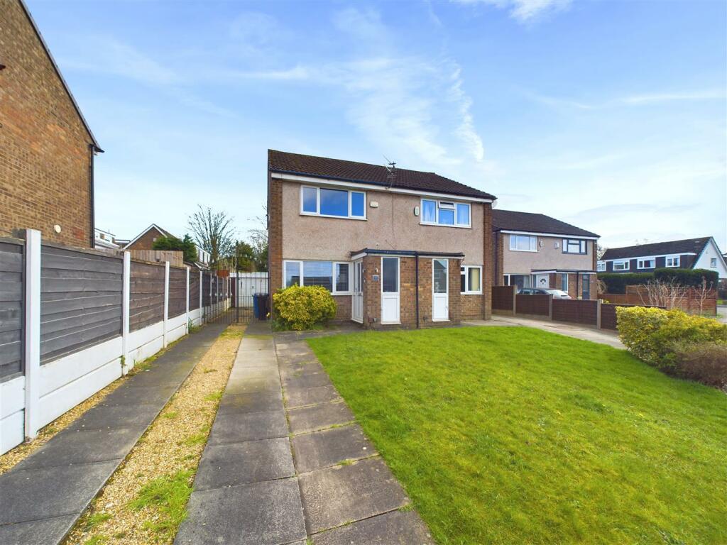 2 bedroom semidetached house for sale in Bracadale Drive, Stockport, SK3